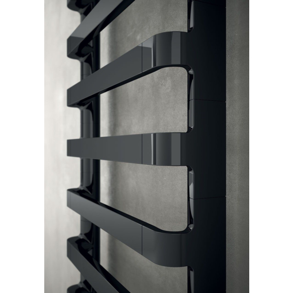 IRSAP Step B Badheizkörper Detail schwarzes Chrom 3