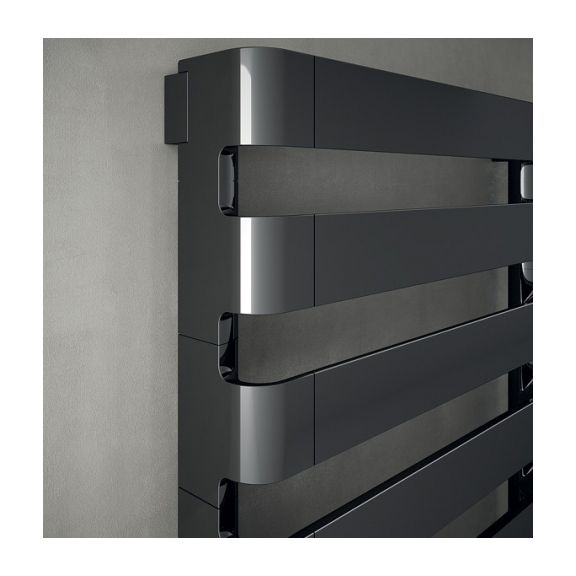 IRSAP Step B Badheizkörper Detail schwarzes Chrom 1