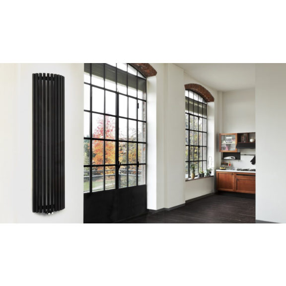 TERMA Triga AW Wasserheizkörper im Interieur - offener Raum