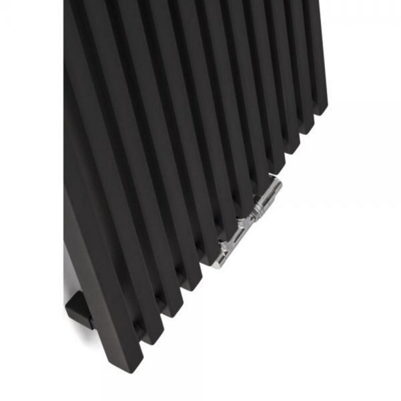 TERMA Triga Designheizkörper vertikal Farbe Metallic Black Detail